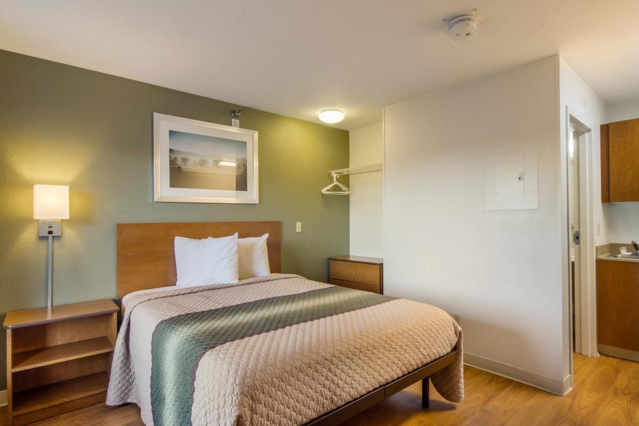 Hometowne Studios By Red Roof Denver - Glendale/ Cherry Creek Экстерьер фото
