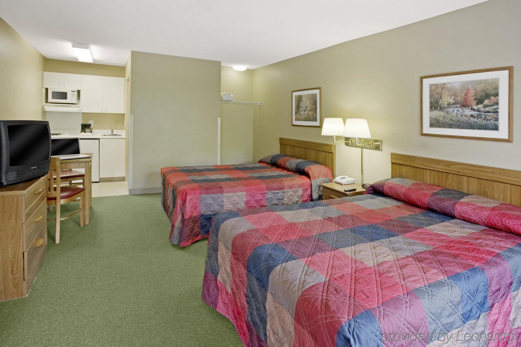 Hometowne Studios By Red Roof Denver - Glendale/ Cherry Creek Экстерьер фото